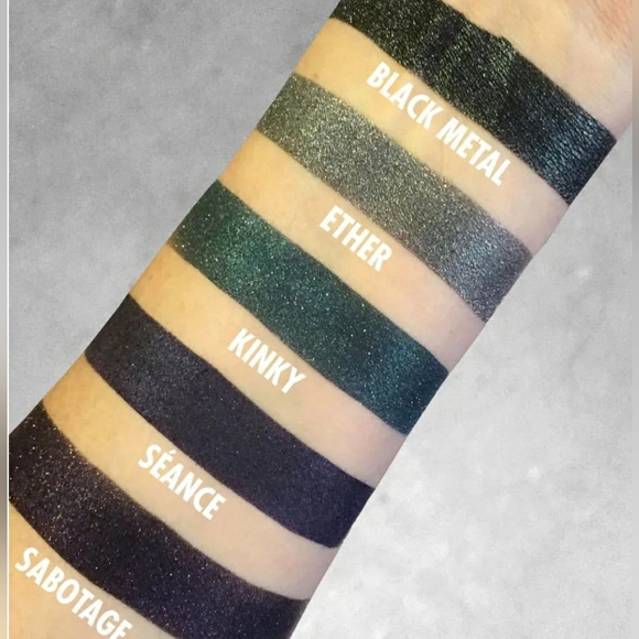 Blackest Black Concrete Minerals Pigments - Picture 2 of 2